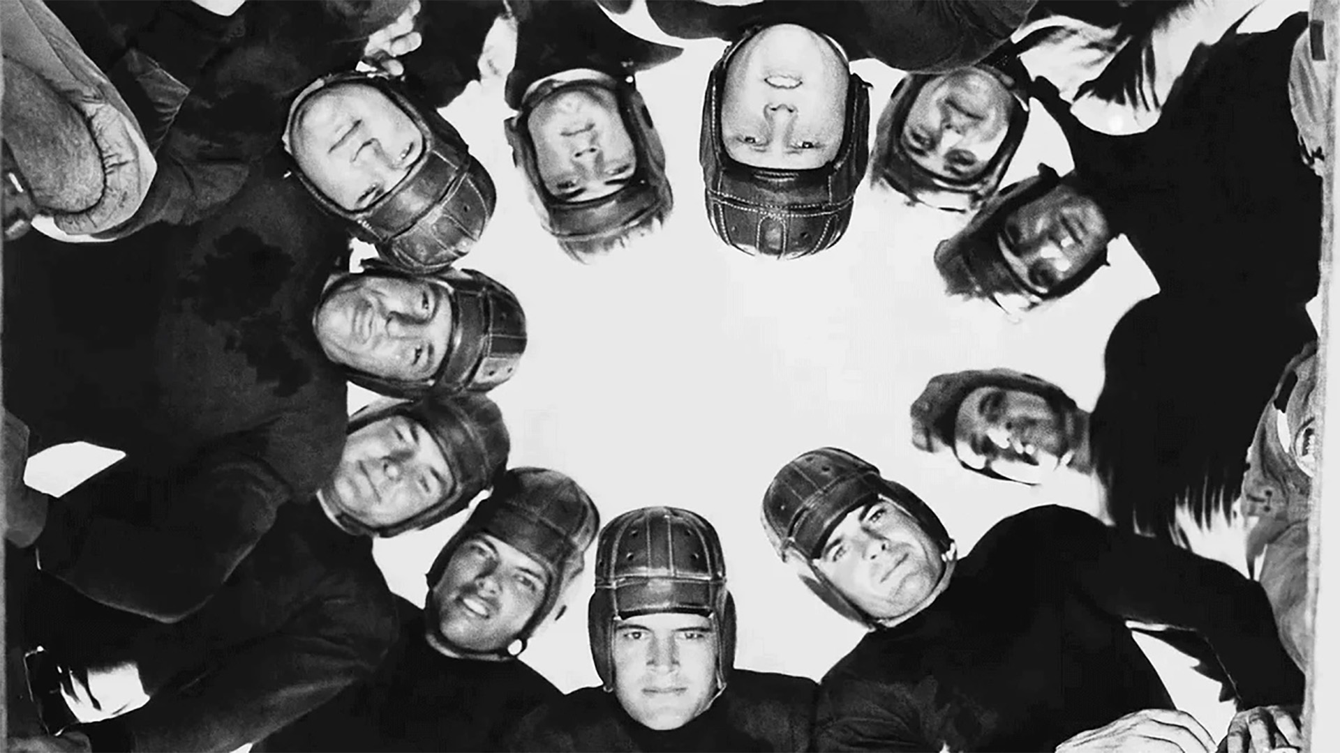 What is the Meaning of No Huddle Life?